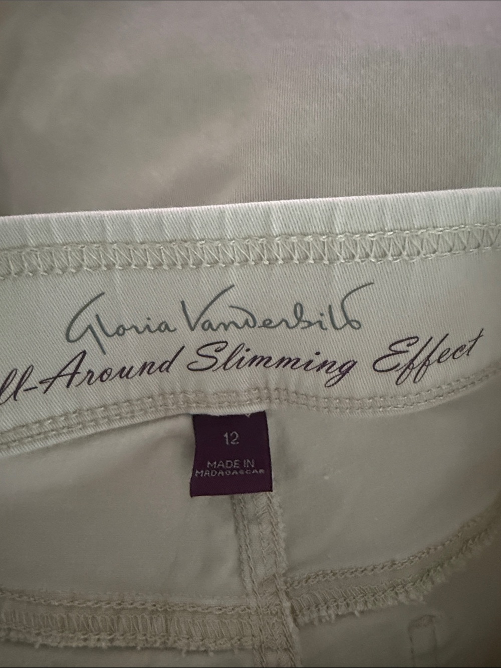 Gloria Vanderbilt Pale Beige Pull-On Bermuda Shorts - Picture 4 of 4
